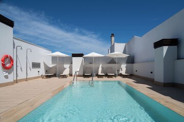Rooftop pool