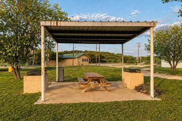 BBQ/picnic area