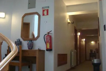 hotel_rooms