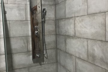 Bathroom shower
