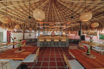Poolside bar