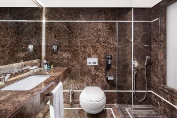 Bathroom shower