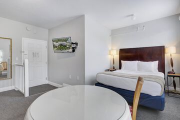 Room 83 of 149