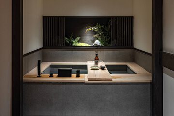 Private spa tub
