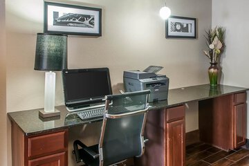 Business Center 56 of 58