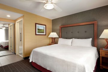 Room 17 of 40
