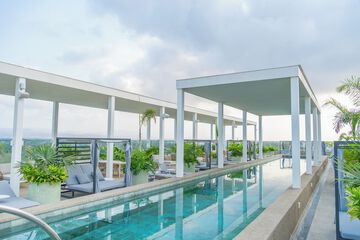 Rooftop pool