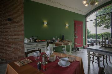 Breakfast area