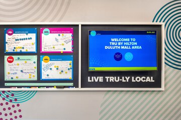 Ballroom/Hall 30 of 34