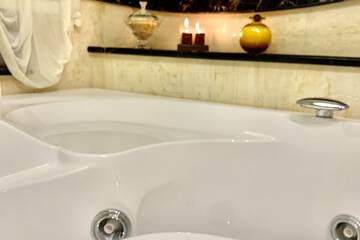 Jetted tub