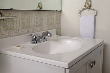 Bathroom sink
