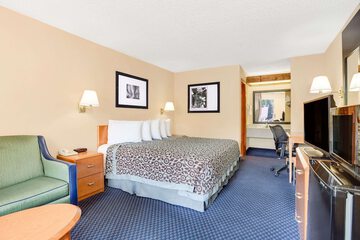 Room 8 of 15
