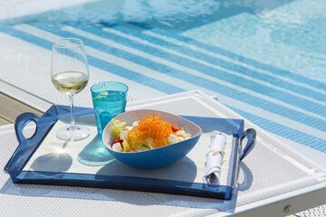 Poolside bar