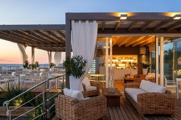 Beach bar
