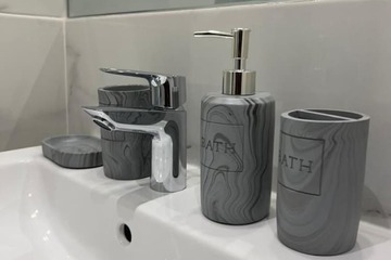 Bathroom sink