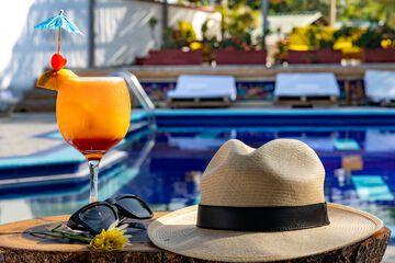 Poolside bar