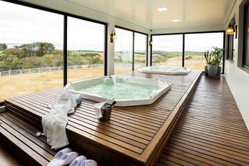 Indoor spa tub