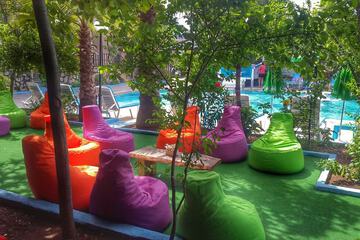 Poolside bar