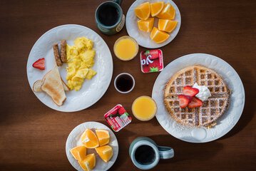 Breakfast/Coffee Service 81 of 97