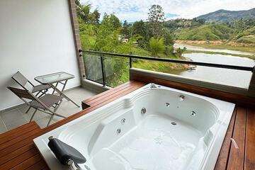 Private spa tub