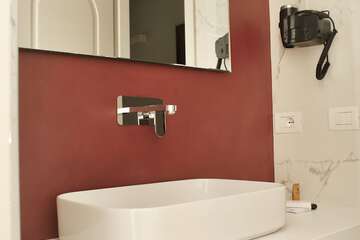 Bathroom sink