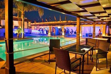 Poolside bar