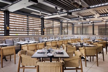 restaurant cafeteria