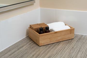Bathroom amenities