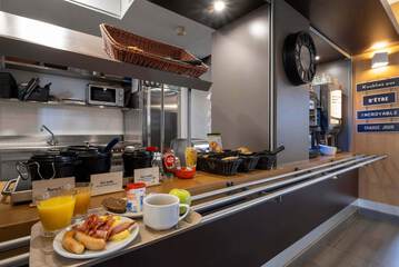 Breakfast area