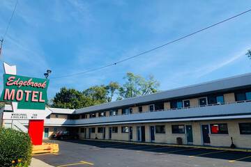 Motel Edgebrook Chicago North Shore by OYO
