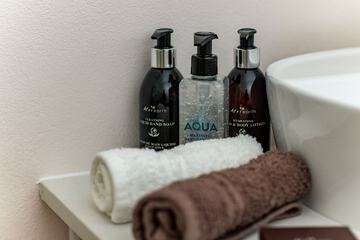 Bathroom amenities