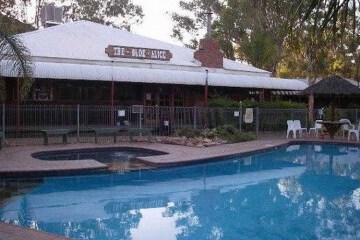  Heavitree Gap Outback Lodge 18