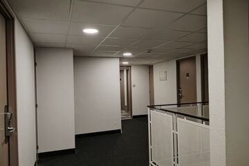 Handrails in stairways