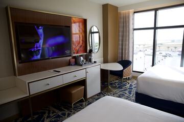 Room 16 of 37
