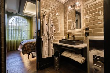 Bathroom shower