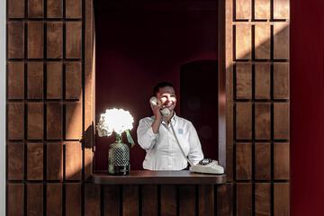Concierge desk