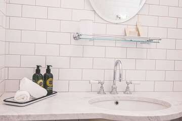 Bathroom sink