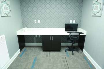 Business Center 52 of 52