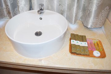 Bathroom sink