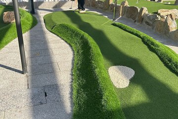 Mini-golf