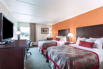 Ramada by Wyndham Luling