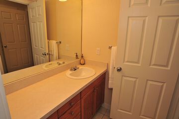 Bathroom sink