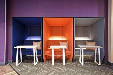 Business Center 33 of 34