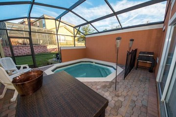 Indoor spa tub