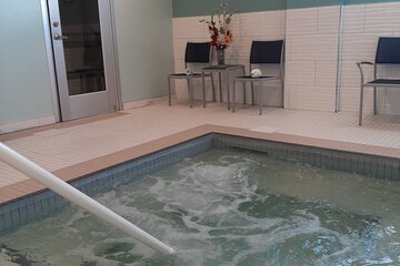 Indoor spa tub