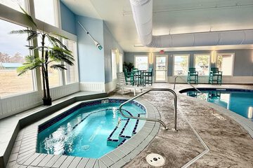 Indoor spa tub