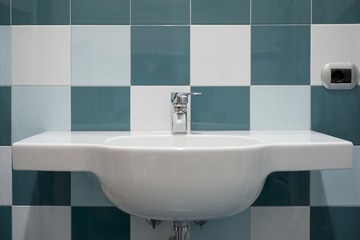 Bathroom sink