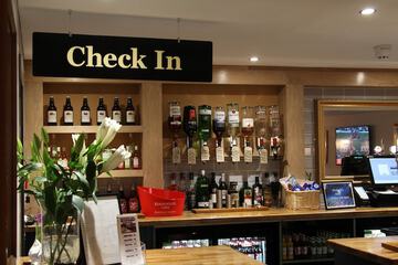 Check-in/check-out kiosk
