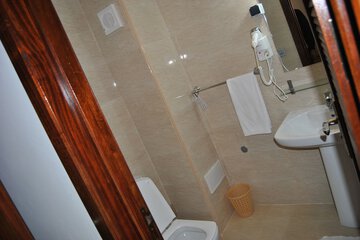 Private spa tub