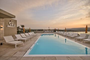 Rooftop pool